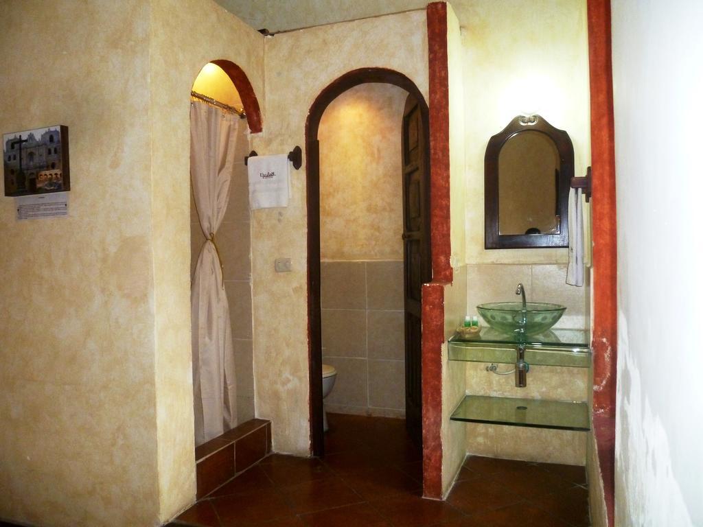 Hotel Y Galeria Uxlabil אנטיגואה גואטמלה חדר תמונה